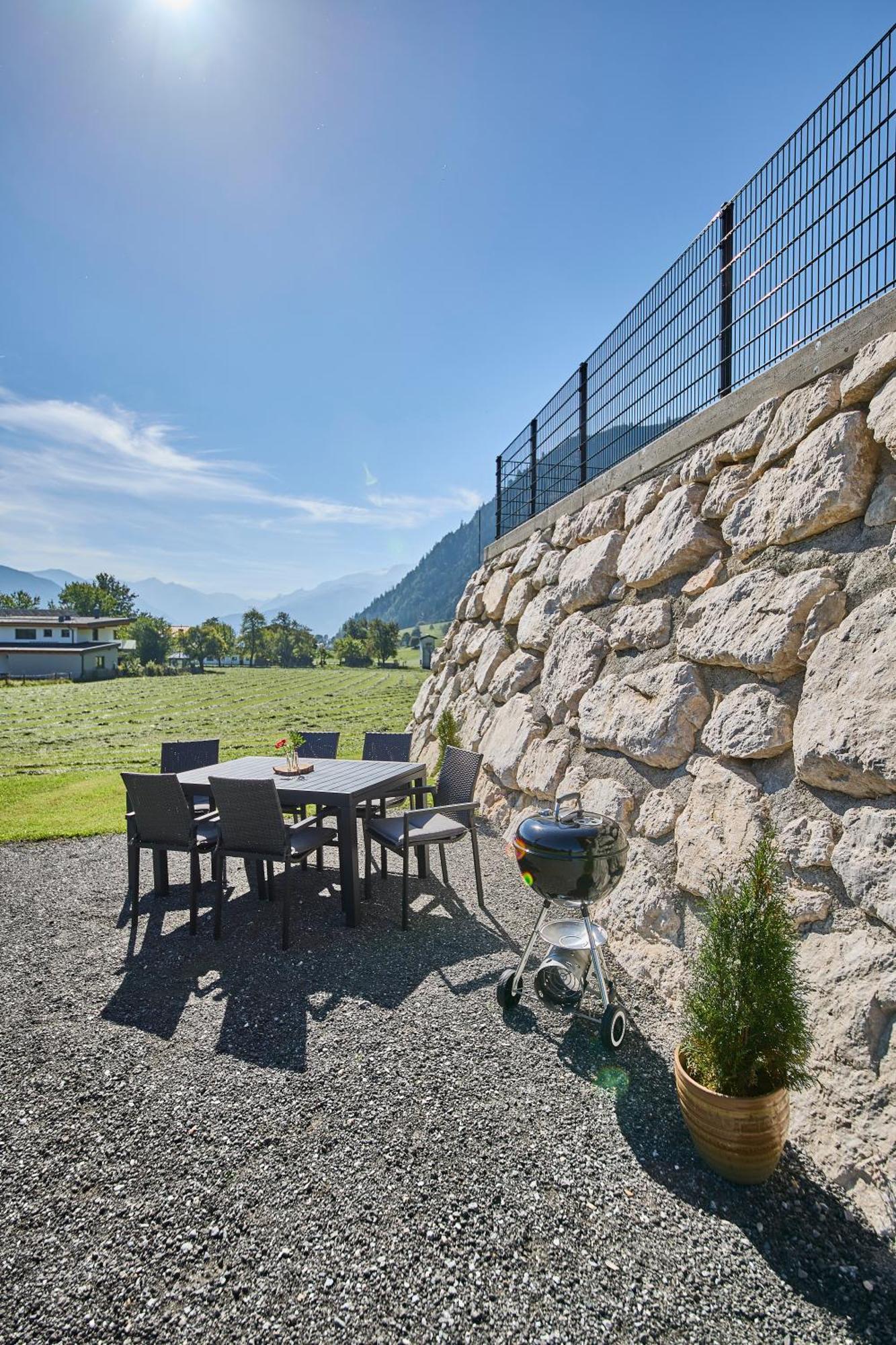 Appartement Atzingerberg Maishofen Buitenkant foto